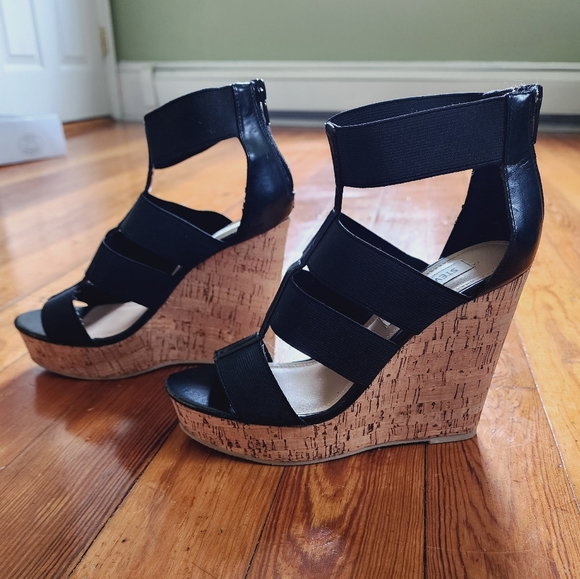 Steve Madden Selinah Wedge Sandal - Picture 1 of 8